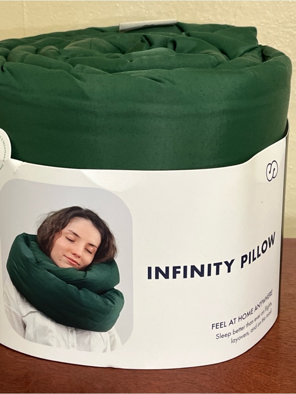 Infinity travel pillow pine green new